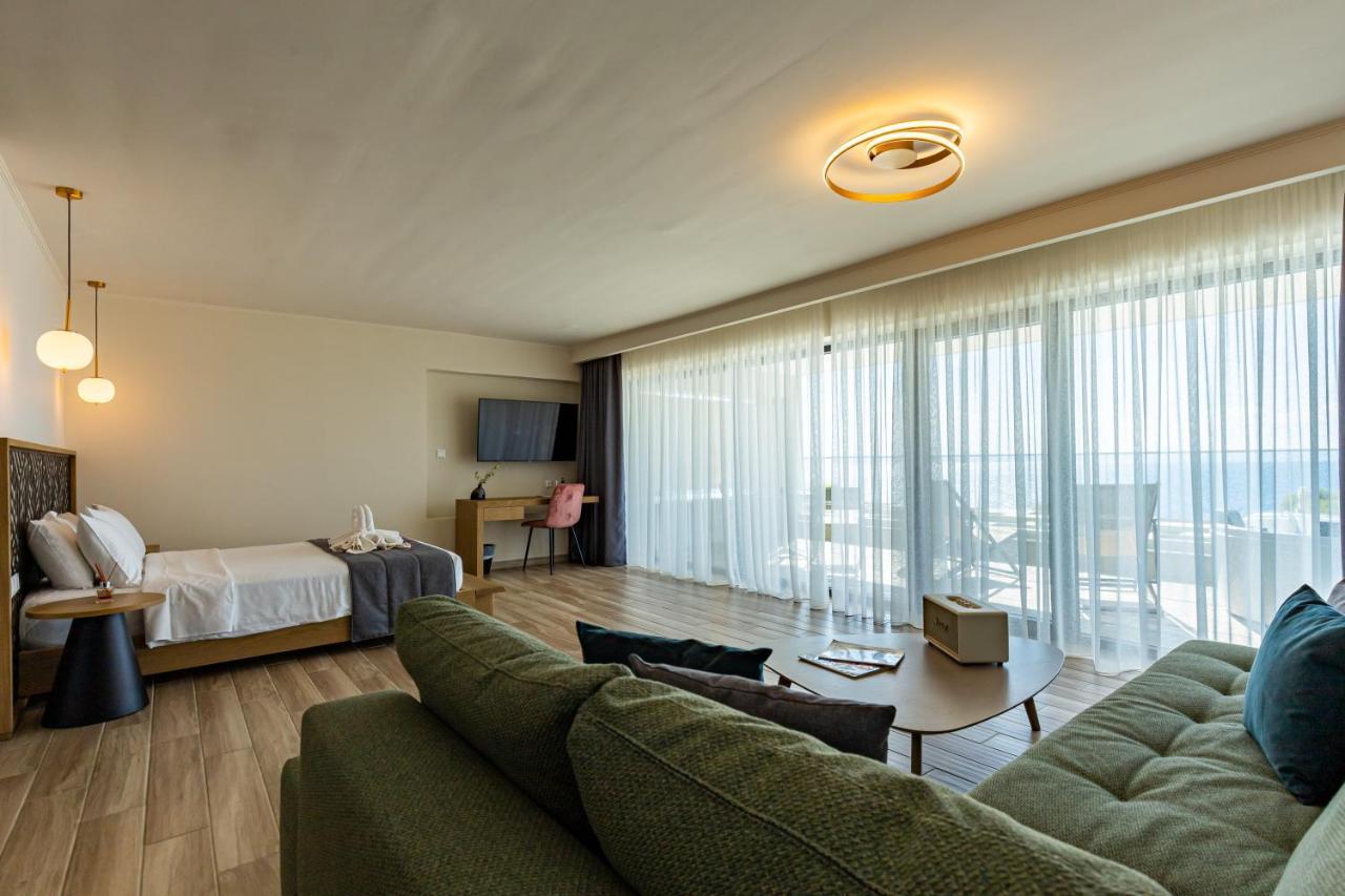 Han Casa Bloo Adults Only Elia Nikitis