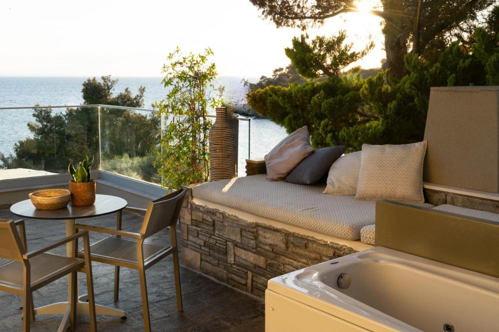 Han Casa Bloo Adults Only Elia Nikitis